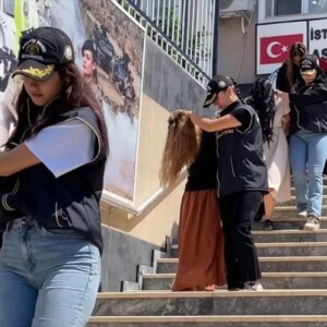 istanbulda hirsizlik yapan 4 kadin tutuklandi QCgZSNC2