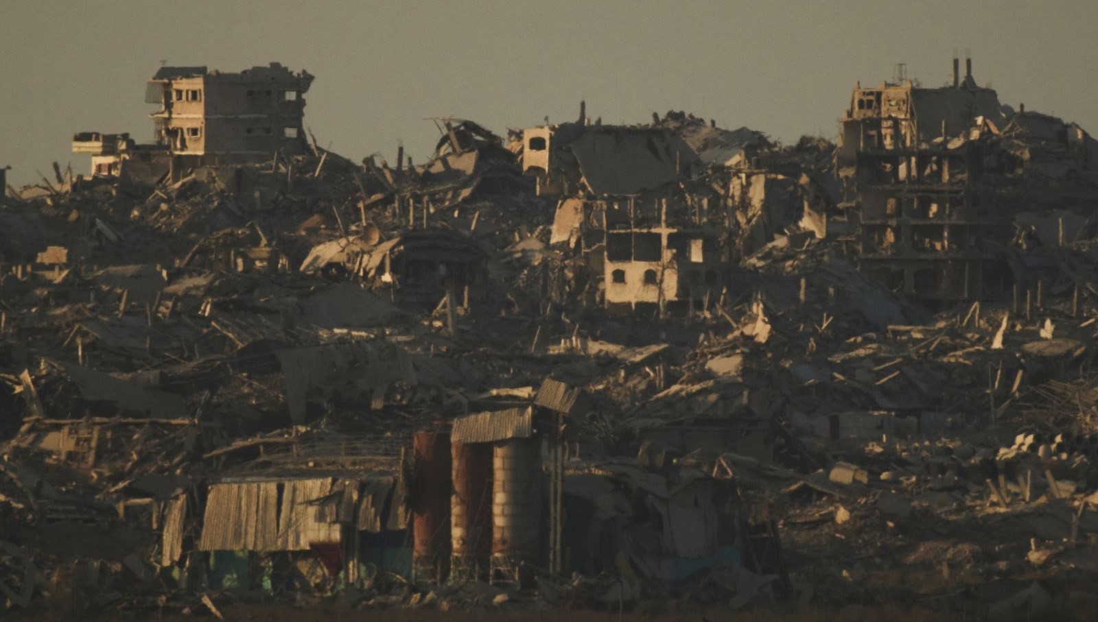 israil yerle bir ettigi gazzeyi emlak ganimeti olarak goruyor lS9cUL7v