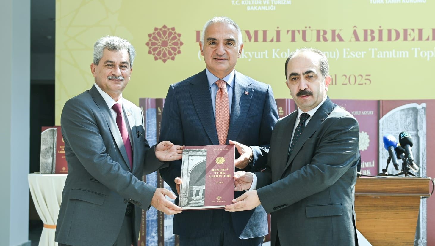 turkiyenin kultur hazinelerindenresimli turk abideleri okurlarla bulustu vWY8m5c7