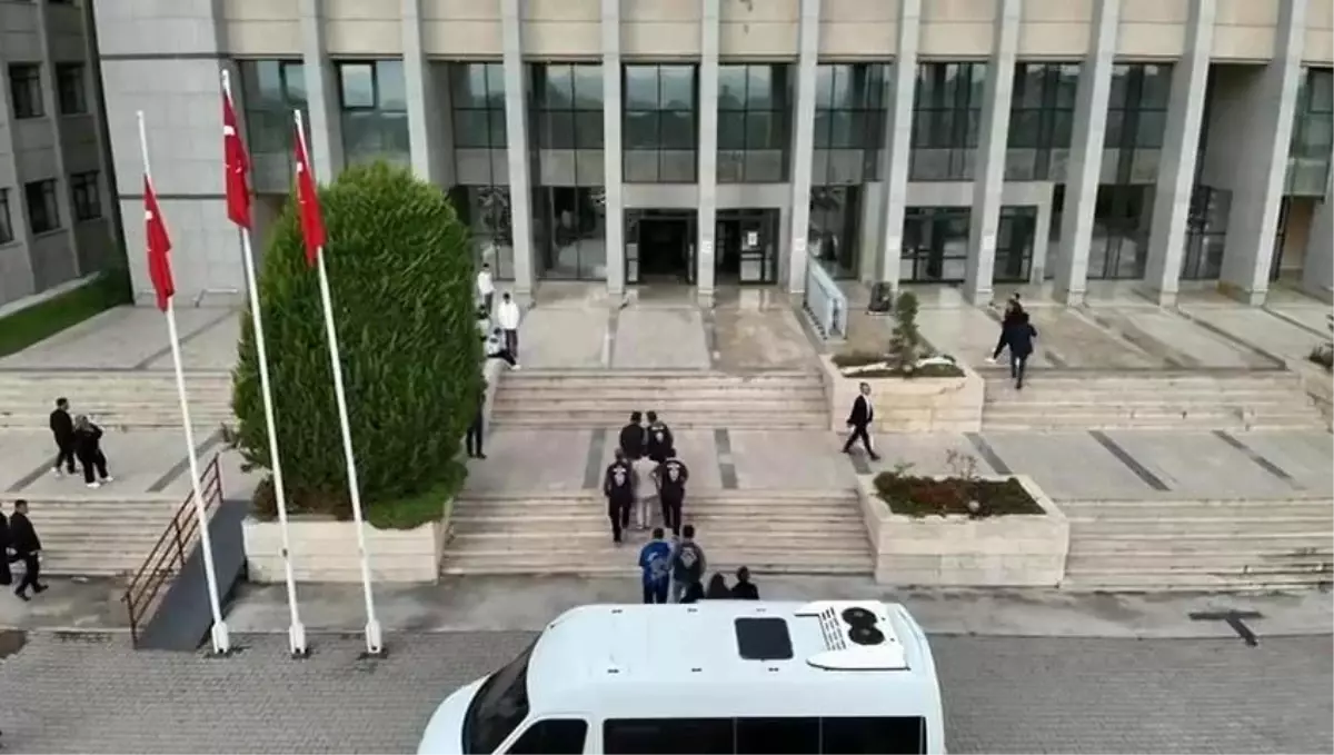 denizlide yasa disi bahis operasyonu 4 tutuklama eL3HAjSD.jpg