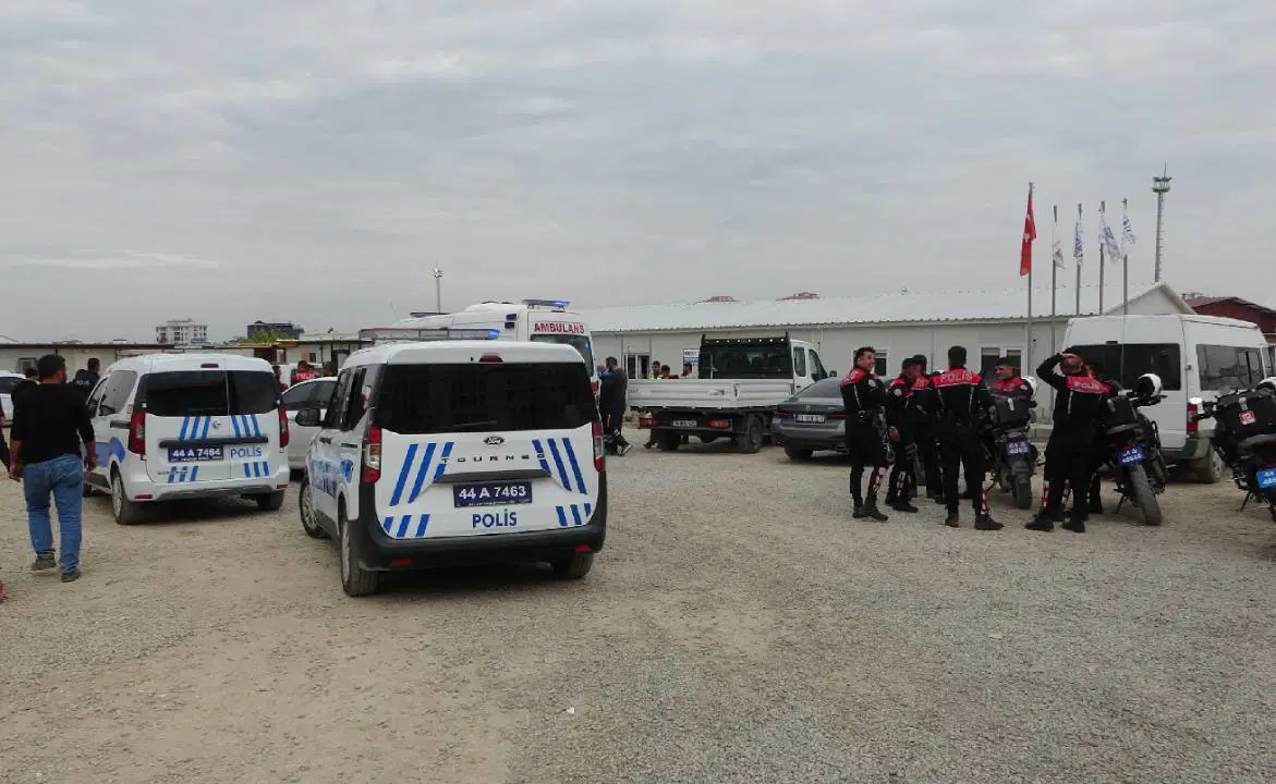 malatyada santiyede cikan kavgada kan akti yaralilar var qvWsPmmM.jpg