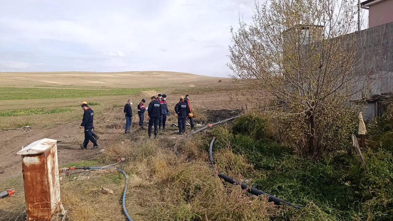 sivasta temizlik icin girdikleri foseptikte zehirlenen 2 kisi hayatini kaybetti mXAG4iLI.jpg