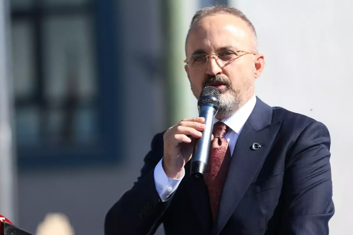 tbmmdeki ocalan sloganlarina bulent turandan tepki hic mi akilli adam yok 5Z3IYLDH