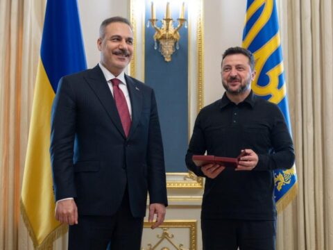 Zelenskiy turkiye ve bakan fidana tesekkur etti H3XDxQYr